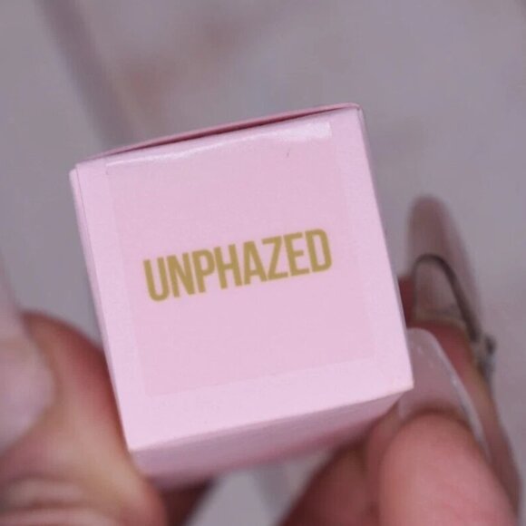 Jeffree Star Velvet Trap Lipstick Unphazed - 0.141 OZ - Picture 6 of 7